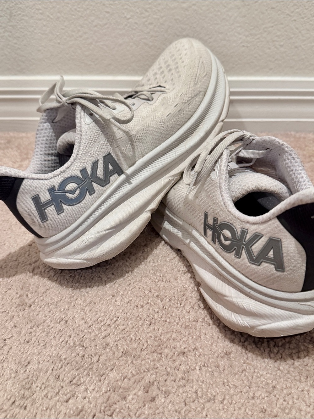 Hoka Clifton 9 – White/Black/Silver – Premium Neutral Cushioning